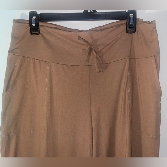 NWOT- Women’s Brown High Waisted Wide Leg Lounge Pants - Picture 2 of 4